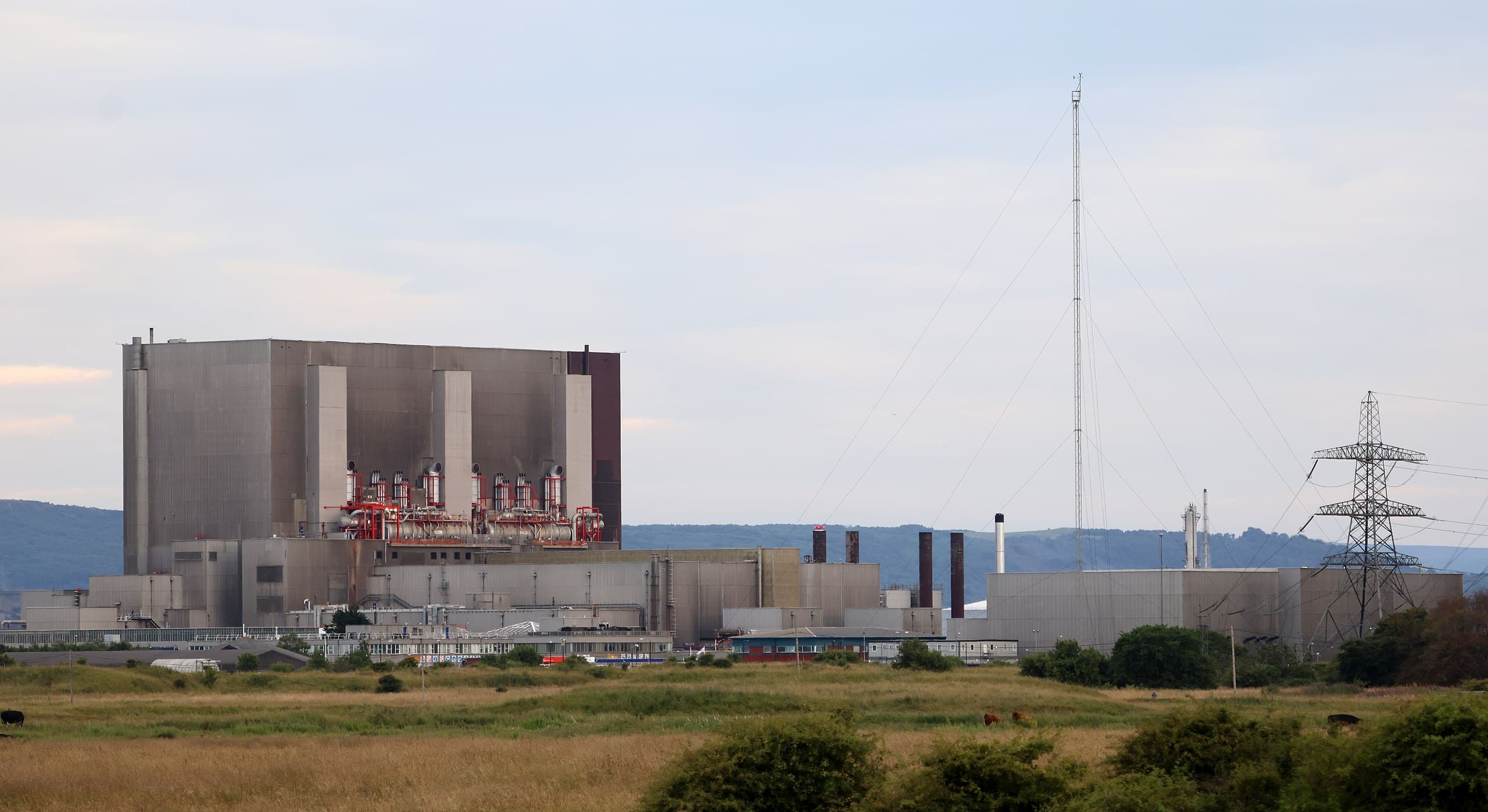 Britská vláda jedná s EDF o zpětném odkupu jaderných elektráren